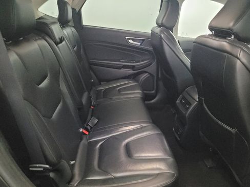 Used 2020 Ford Edge Titanium AWD/4WD image 19