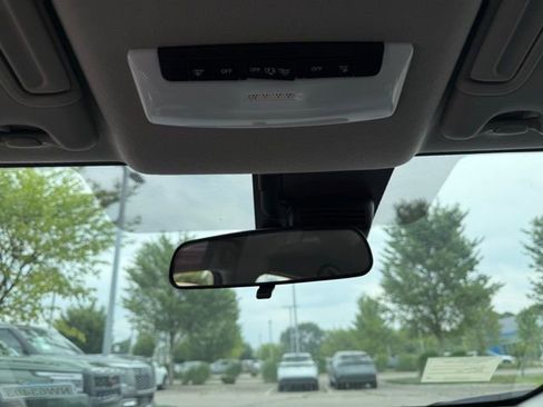 New 2025 Nissan Versa SV w/ Trunk Package image 20