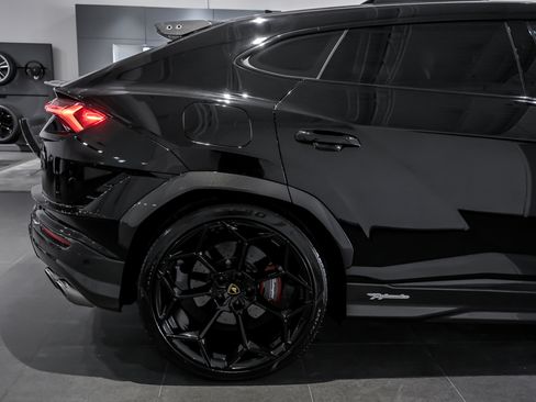 Used 2023 Lamborghini Urus Performante image 13