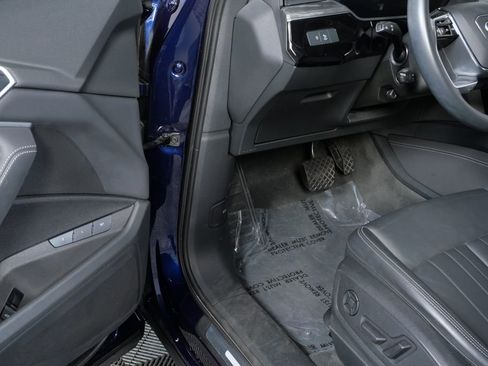 Certified 2021 Audi e-tron Premium w/ Convenience Plus Package image 7