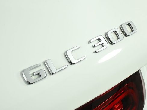 Certified 2022 Mercedes-Benz GLC 300 GLC 300 w/ Premium Package Lite image 27