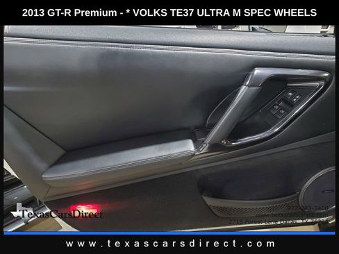 Used 2013 Nissan GT-R Premium image 9