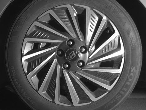 Used 2025 Hyundai Sonata SEL FWD image 12