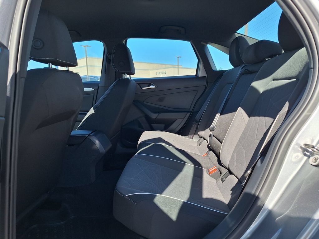 Used 2026 Volkswagen Jetta Sport FWD image 10