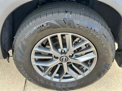 Used 2023 Nissan Rogue S image 21