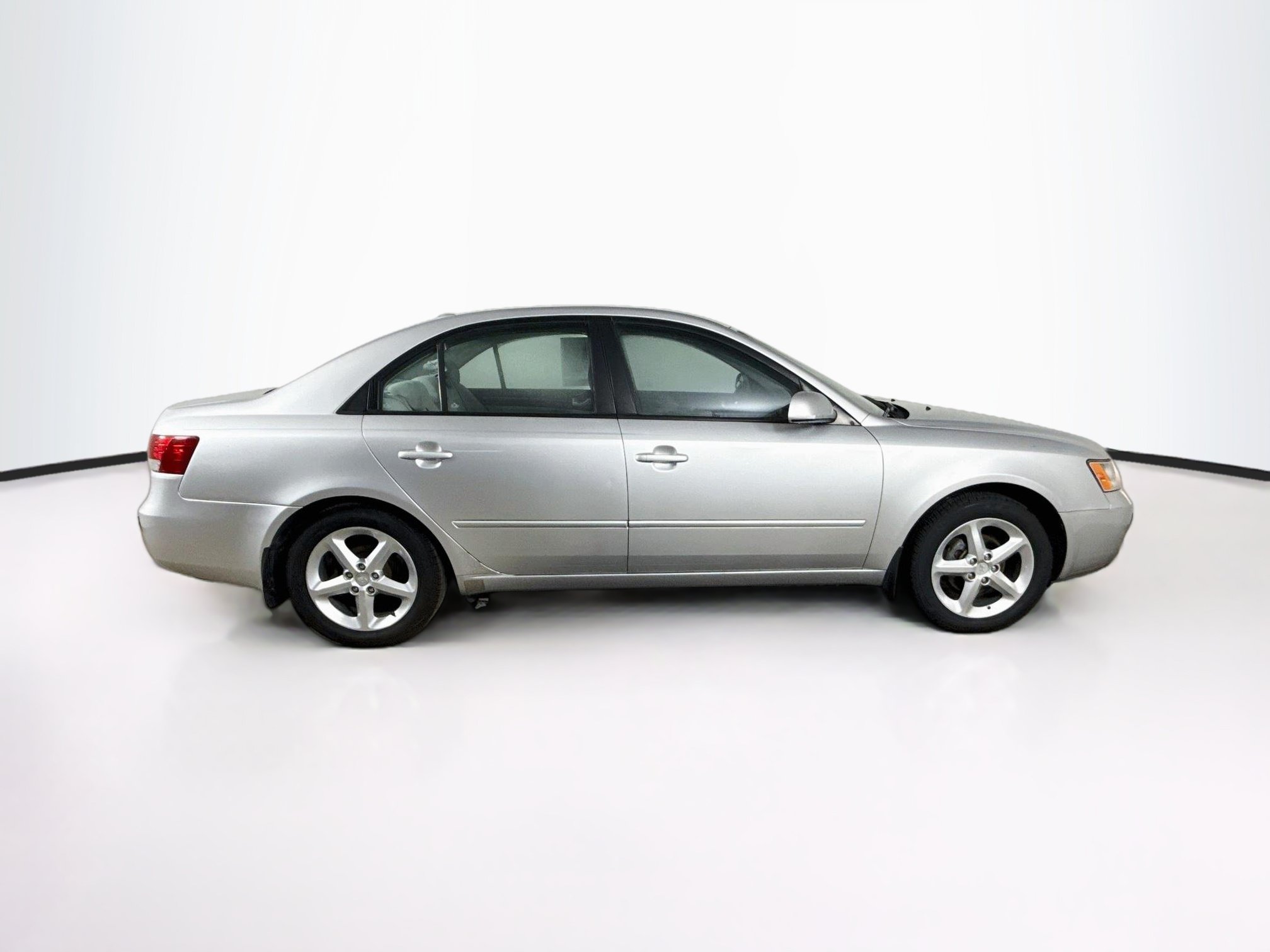 Used 2008 Hyundai Sonata GLS FWD image 2