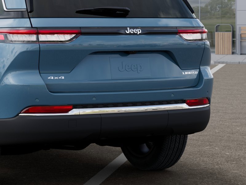 New 2026 Jeep Grand Cherokee Limited w/ Luxury Tech Group II AWD/4WD image 13