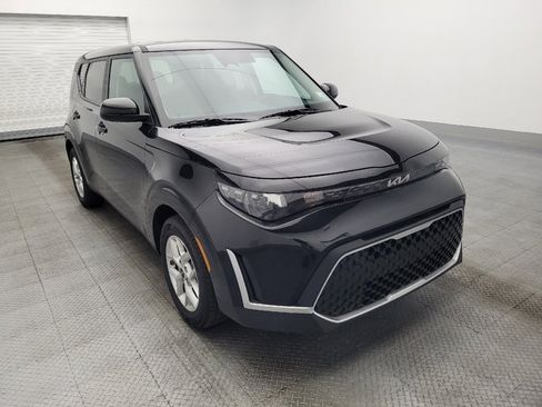 Used 2025 Kia Soul LX image 13