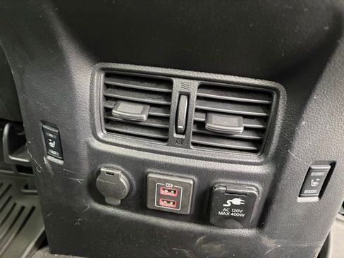 Used 2021 Nissan Titan Platinum Reserve w/ Moonroof Package image 43