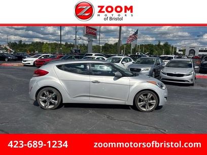 Used 2014 Hyundai Veloster w/ Style Package 02