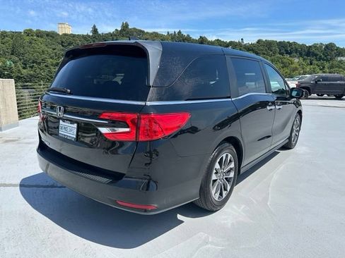 Used 2024 Honda Odyssey EX-L image 3