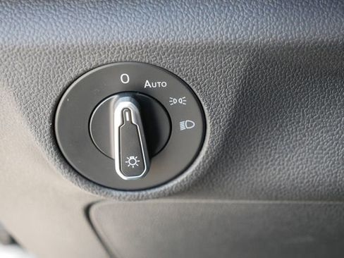 Certified 2023 Volkswagen Jetta SE w/ Panoramic Sunroof Package image 23