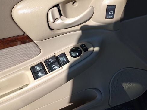 Used 2004 Chevrolet Impala w/ Preferred Equipment Group image 12