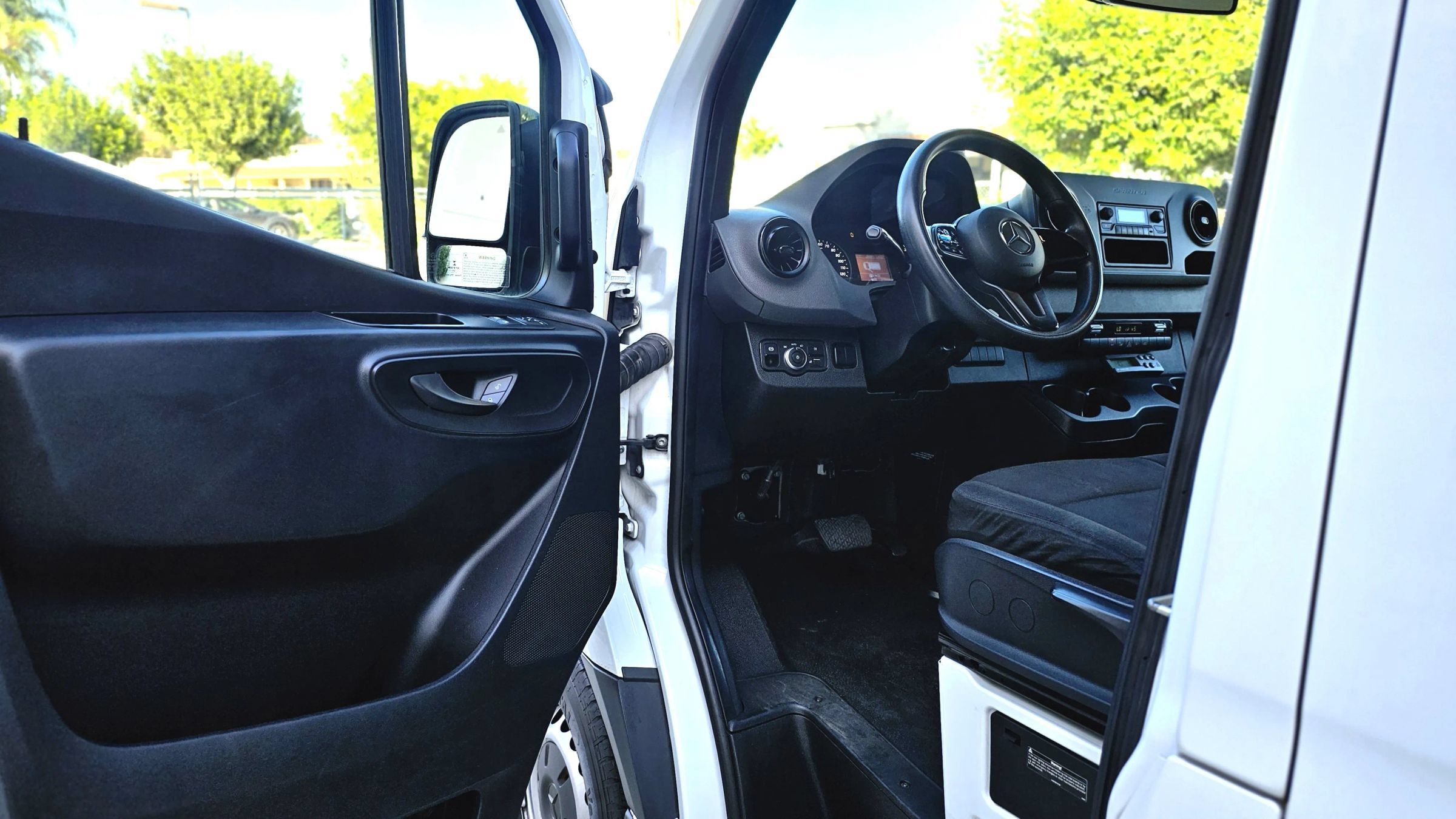 Used 2020 Mercedes-Benz Sprinter 2500 image 8