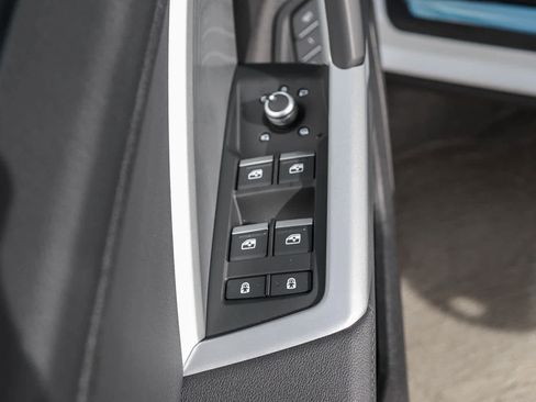 New 2025 Audi Q3 2.0T Premium image 28