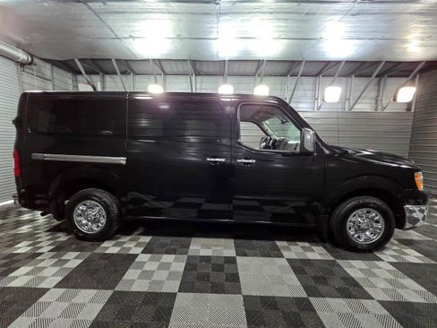 Used 2021 Nissan NV 3500 SL image 9