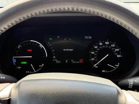 Used 2025 Toyota Sienna XLE FWD image 26