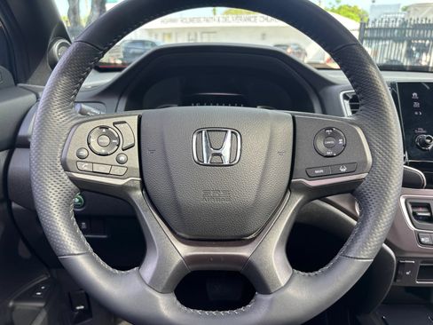 Used 2025 Honda Passport EX-L image 14