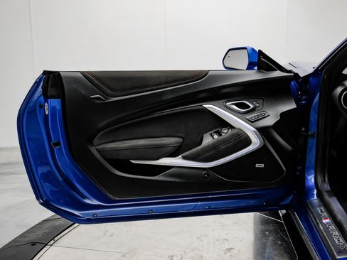 Used 2018 Chevrolet Camaro ZL1 image 70