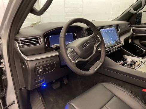 New 2026 Jeep Grand Wagoneer L 4WD image 17