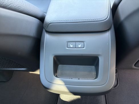 Certified 2025 Volvo XC60 B5 Plus image 37