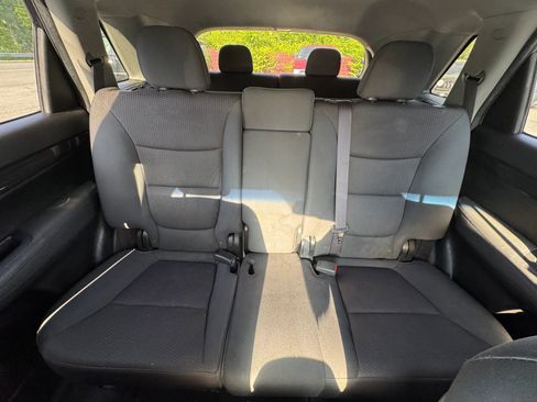 Used 2011 Kia Sorento LX image 18