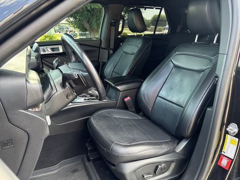 Used 2020 Ford Explorer Limited RWD image 16
