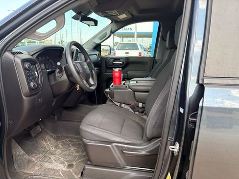 Used 2020 Chevrolet Silverado 1500 Custom w/ Custom Value Package AWD/4WD image 6