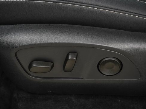 Used 2025 Chevrolet Traverse LT w/ Midnight/Sport Edition AWD/4WD image 24