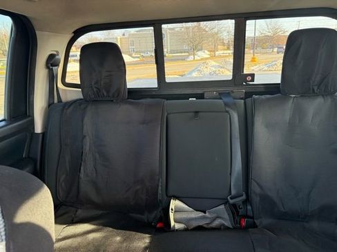 Used 2017 Nissan Titan SV image 26