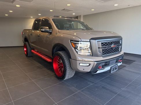 Used 2021 Nissan Titan PRO-4X w/ Pro-4x Convenience Package image 4