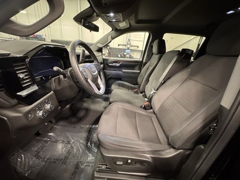 Used 2024 GMC Sierra 1500 Elevation w/ LPO, Elevation Black Package image 16