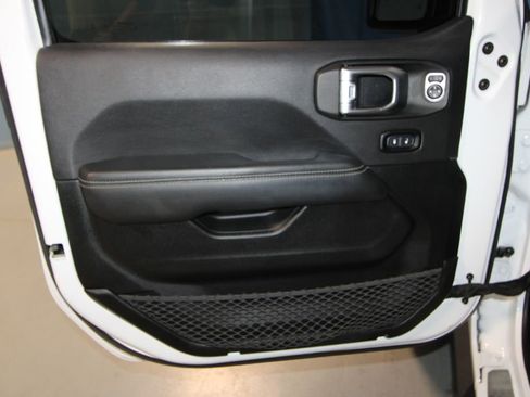 Used 2020 Jeep Wrangler Unlimited Rubicon AWD/4WD image 5
