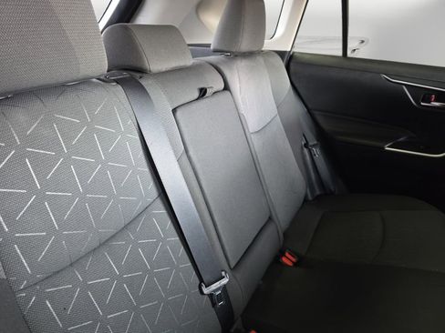Used 2022 Toyota RAV4 XLE w/ Convenience Package FWD image 16