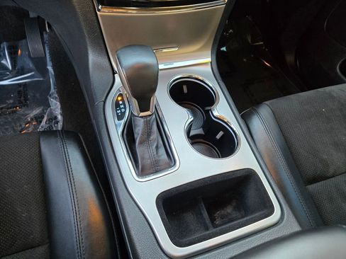 Used 2021 Jeep Grand Cherokee Laredo X image 21