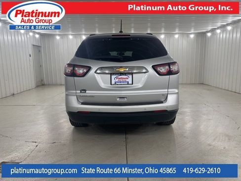 Used 2017 Chevrolet Traverse LT image 4