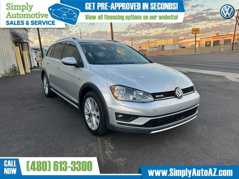 Used 2017 Volkswagen Golf Alltrack SE image 2