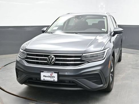 Used 2023 Volkswagen Tiguan SE AWD/4WD image 2