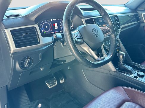Used 2022 Volkswagen Atlas Cross Sport SEL Premium R-Line image 9