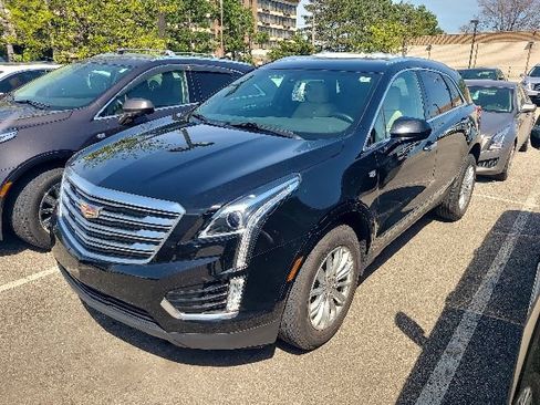 Used 2019 Cadillac XT5 AWD image 1