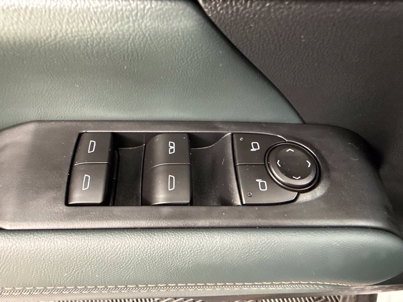 Used 2026 GMC Terrain AT4 w/ Technology Package II AWD/4WD image 12