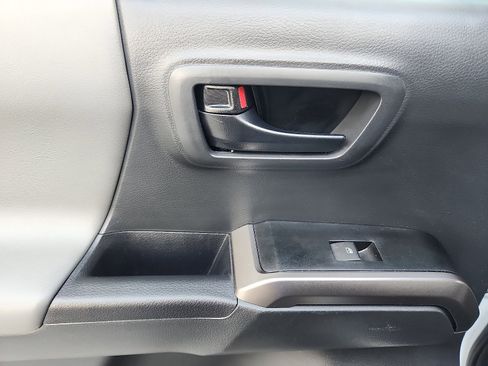 Used 2023 Toyota Tacoma SR5 w/ Technology Package image 27