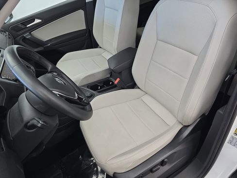 Used 2020 Volkswagen Tiguan SEL w/ 3rd Row Seat Package image 15