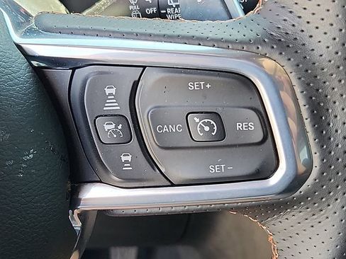 Used 2022 Jeep Wrangler Unlimited Rubicon w/ Dual Top Group AWD/4WD image 22