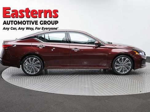 Used 2025 Nissan Altima 2.5 SL FWD image 4