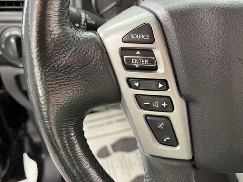 Used 2022 Nissan Titan SV w/ SV Convenience Package AWD/4WD image 24