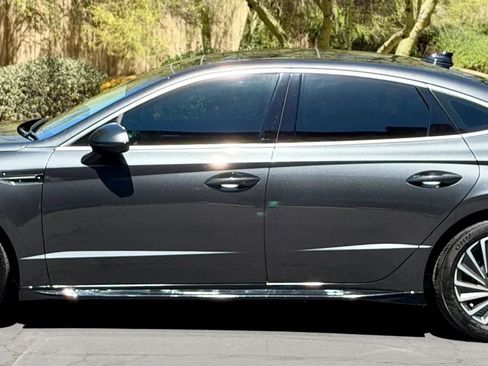 Used 2025 Hyundai Sonata Limited image 4