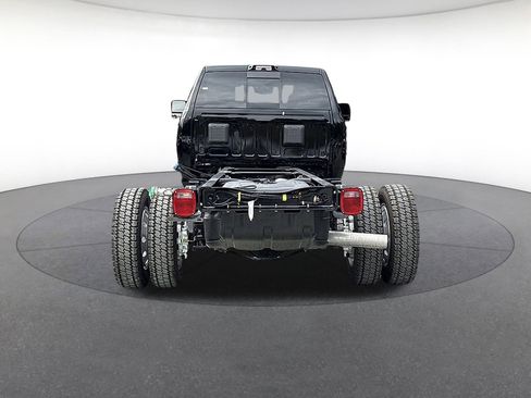 New 2026 RAM 5500 4x4 Crew Cab w/ Laramie Trim Package image 4