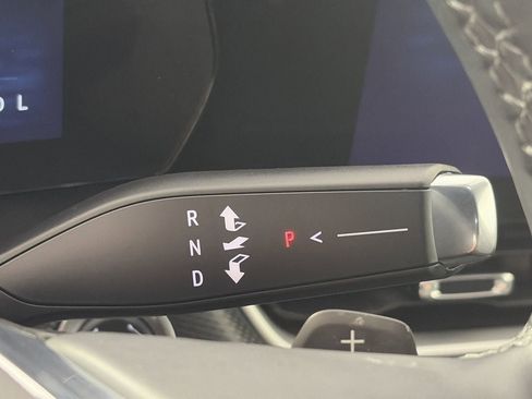 Used 2025 Chevrolet Equinox LT FWD image 13