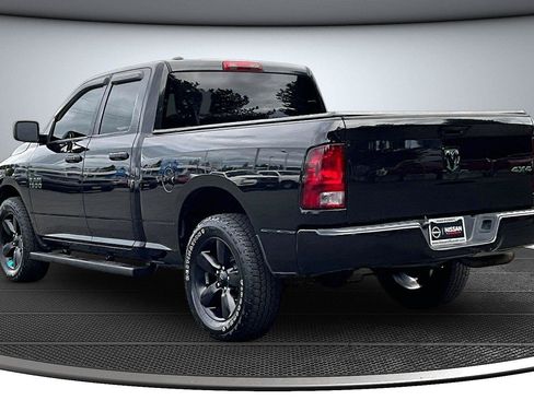 Used 2018 RAM 1500 Express w/ Black Ram 1500 Express Group AWD/4WD image 5